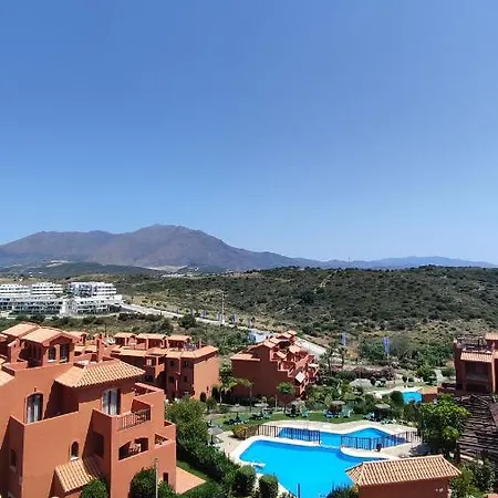 Duplex Penthouse In Estepona- Mountain And Sea Views Appartement *